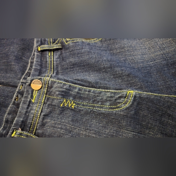 Floral Embroidery Jean's Women's Size 29 - Picture 5 of 5